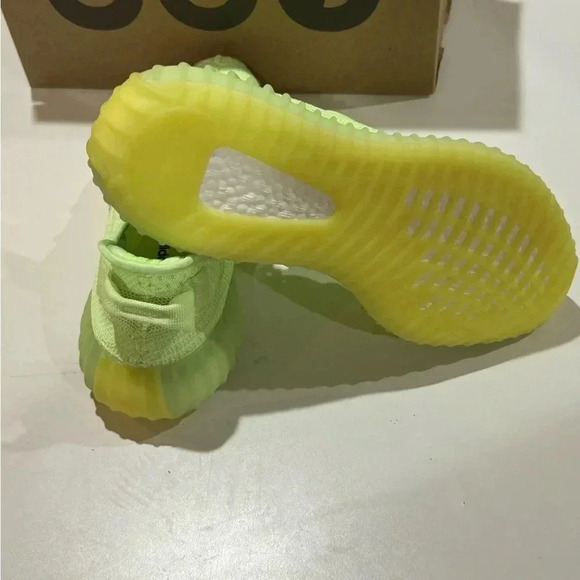 New Yeezy adidas boost 350 green glow mens size 9 shoes - Picture 4 of 4
